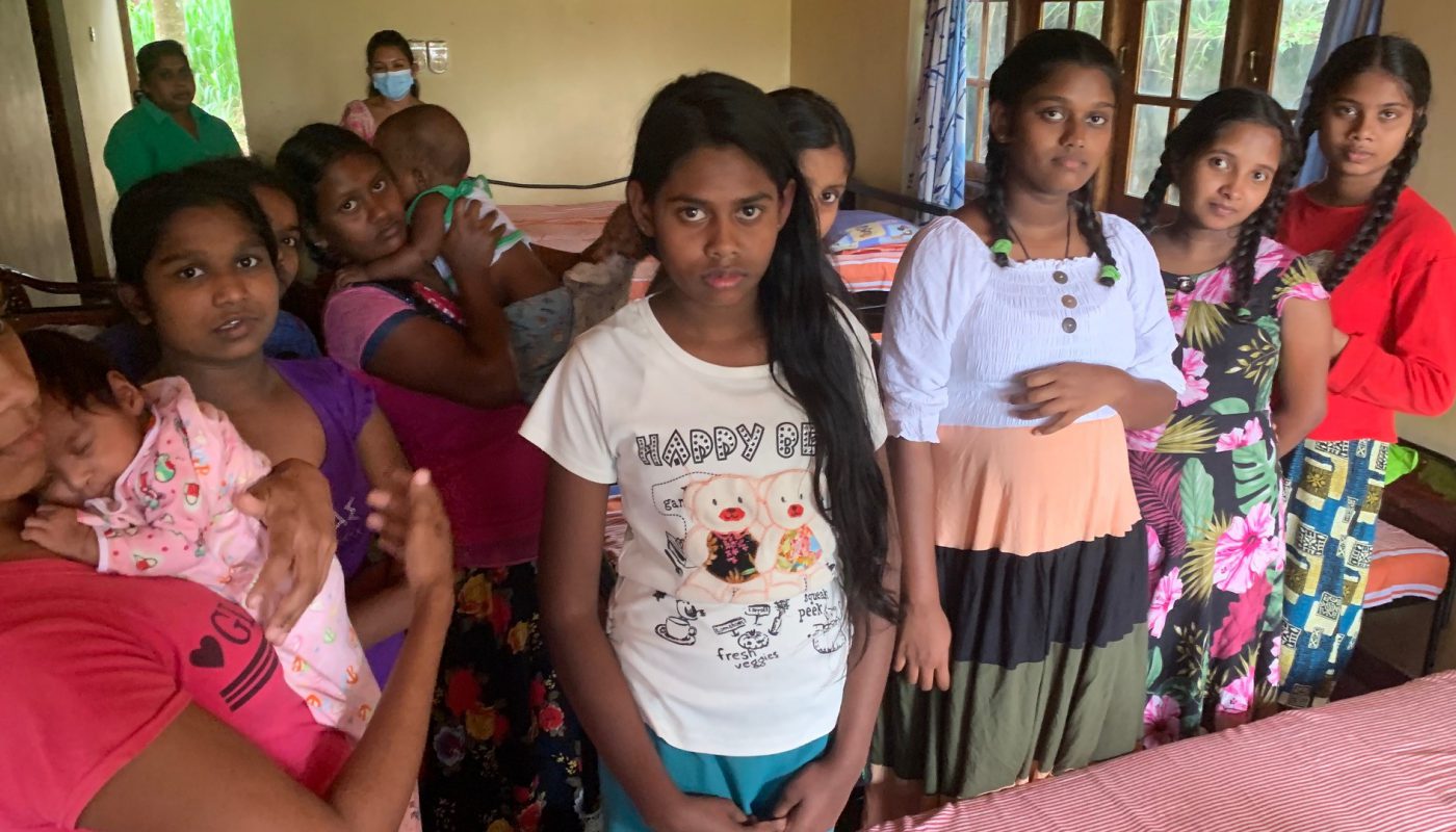 [wp-svg-icons custom_icon="Azurkind" wrap="i"] Azurkind unterstützt den Bau eines Heimes für schwangere Kinder in Sri Lanka