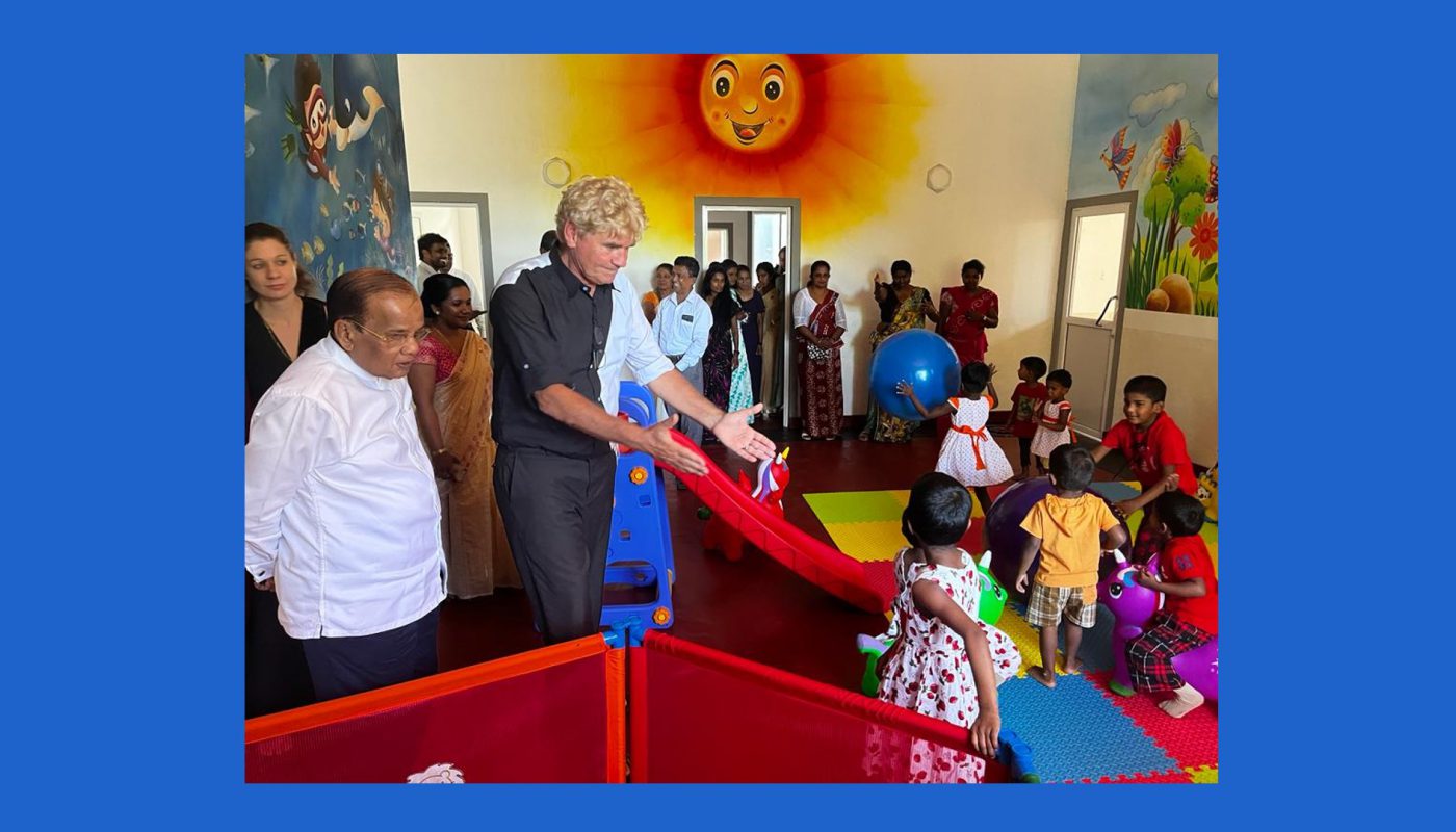 [wp-svg-icons custom_icon="Azurkind" wrap="i"] Eröffnung des Babyhomes in Sri Lanka